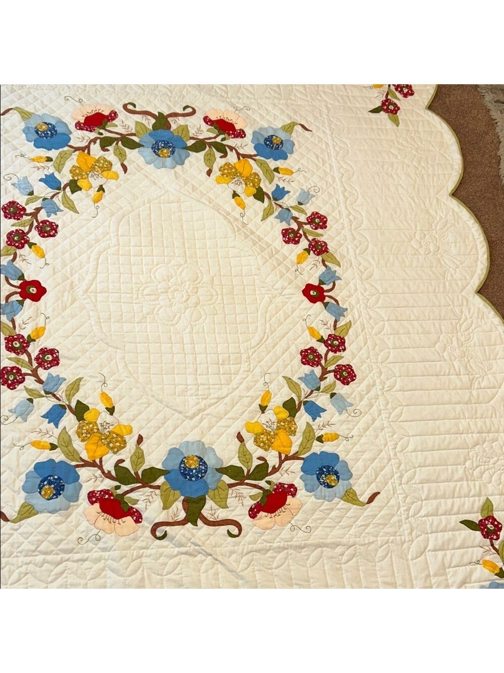 Vintage handmade floral appliqué Quilt - Cream, Red, Blue. 69”x92”